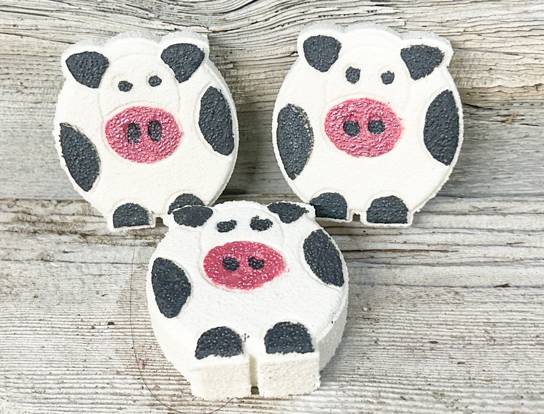 Cow Foaming Bath Bomb