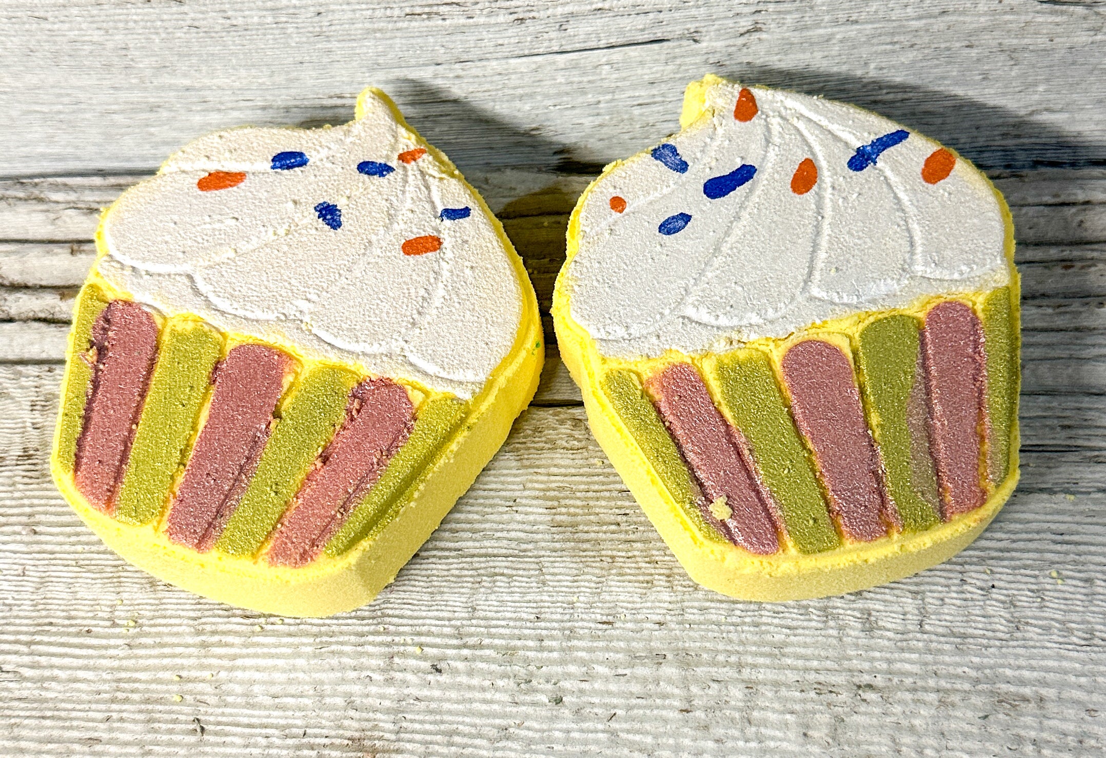 Cupcake Foaming Bath Bomb