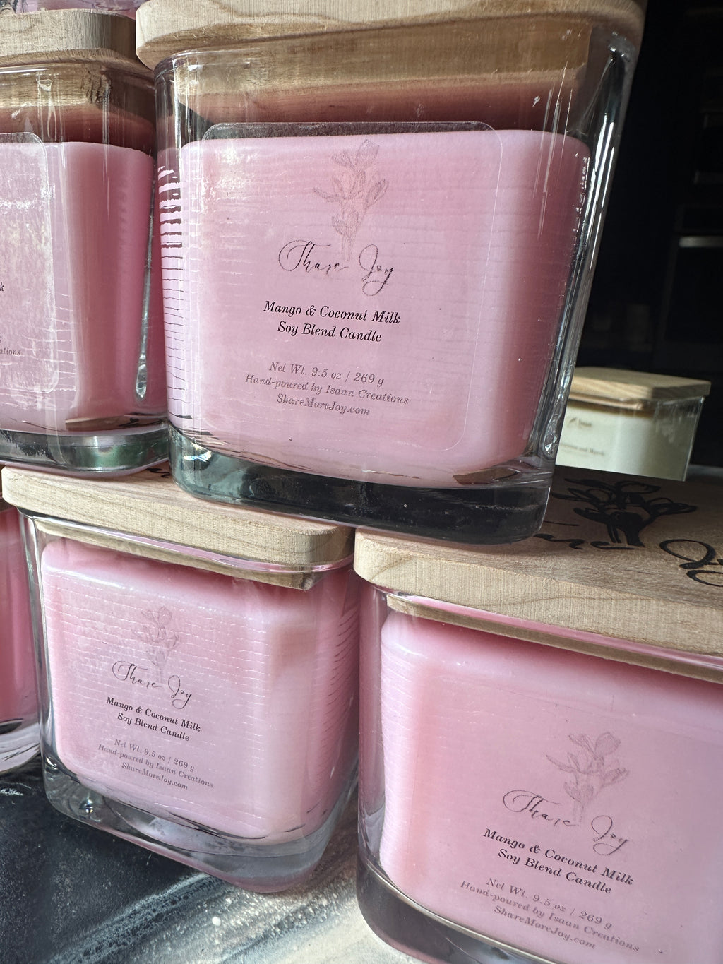 Share Joy's Mango & Coconut Milk Candle (9.5 oz)
