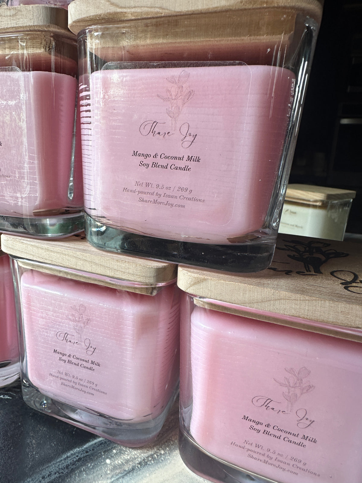 Share Joy's Mango & Coconut Milk Candle (9.5 oz)