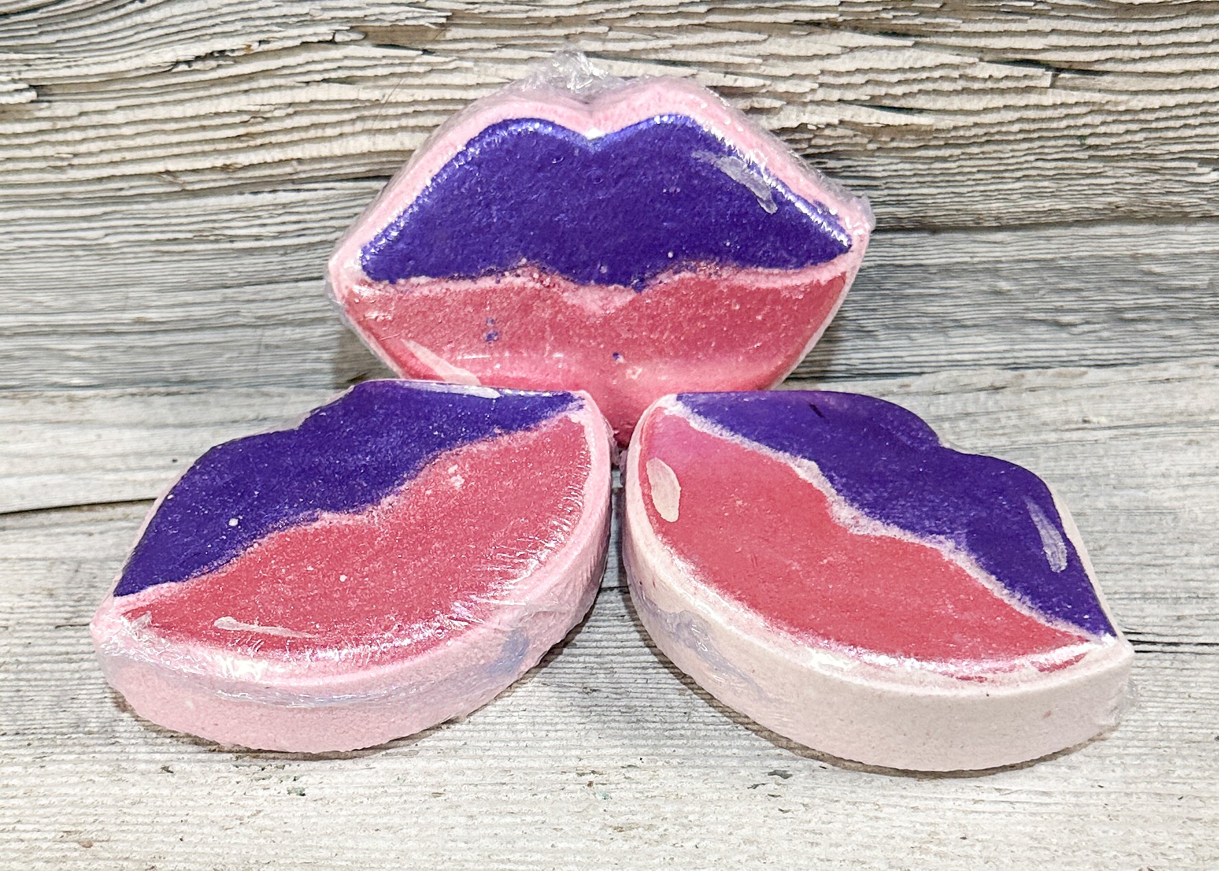 Lips Foaming Bath Bomb