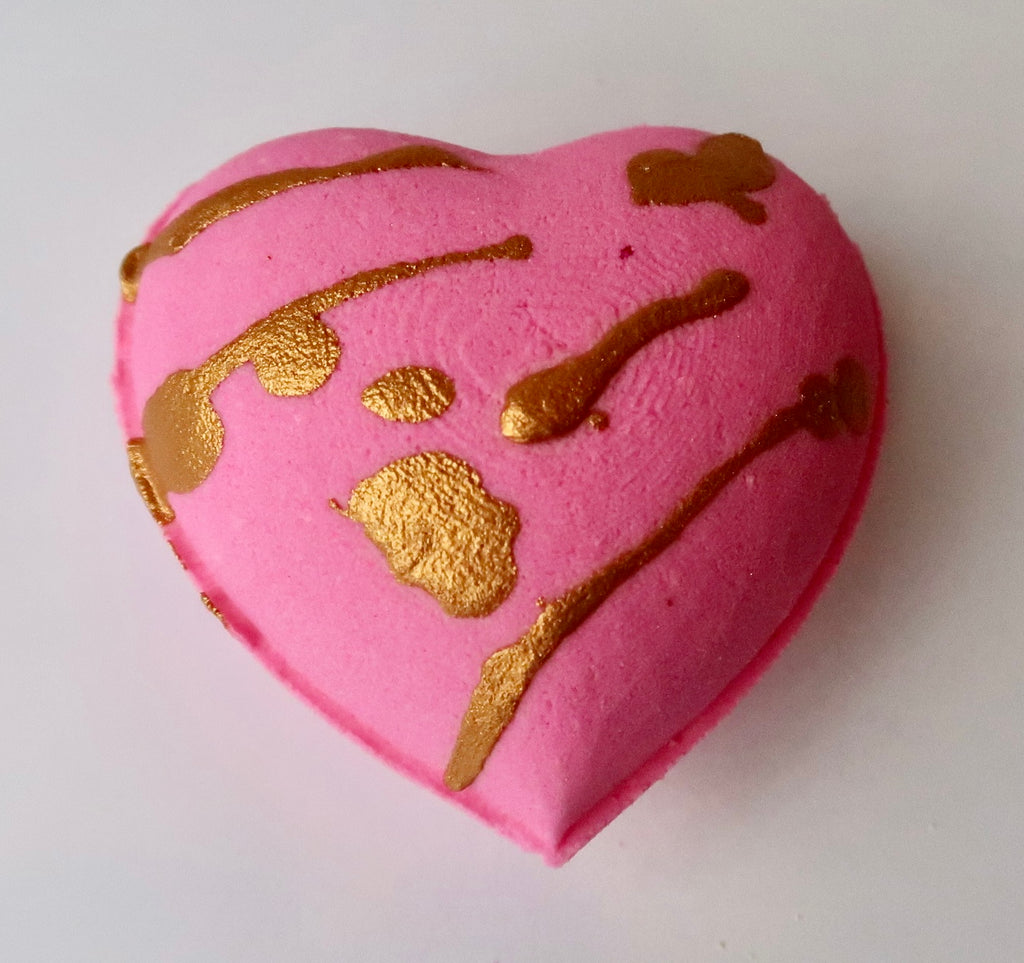 Plump Heart Foaming Bath Bomb