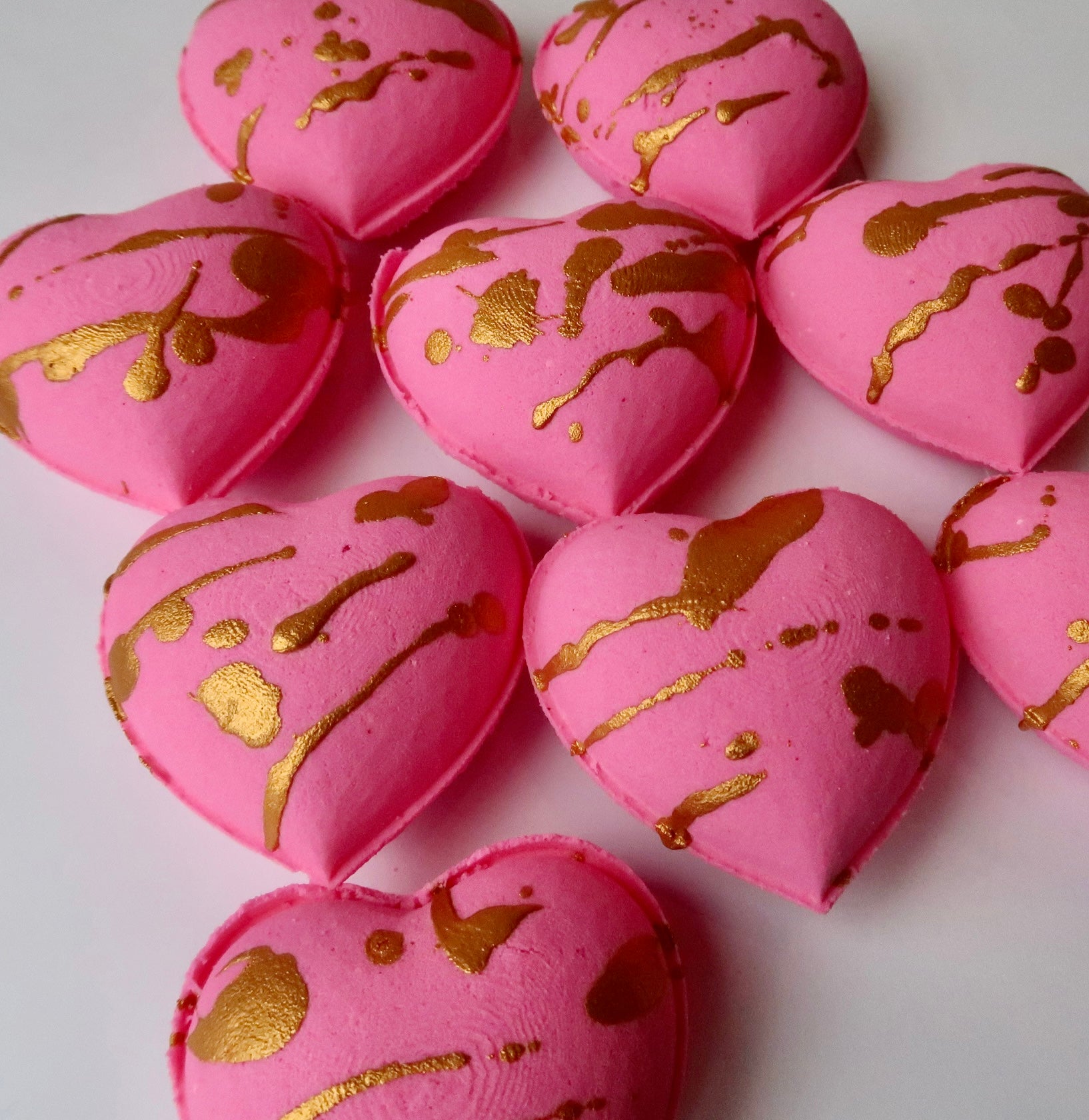 Plump Heart Foaming Bath Bomb