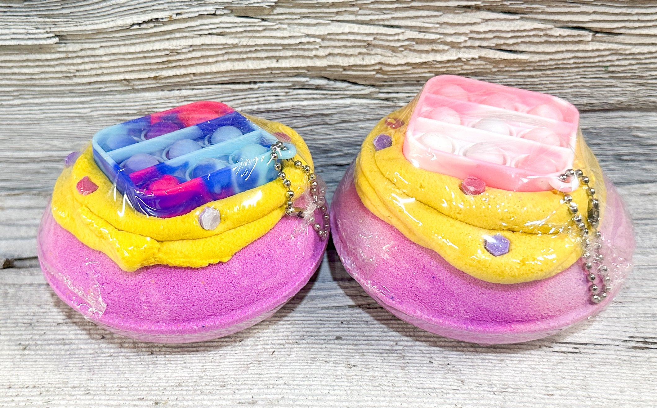 Pop-It Foaming Bath Bomb